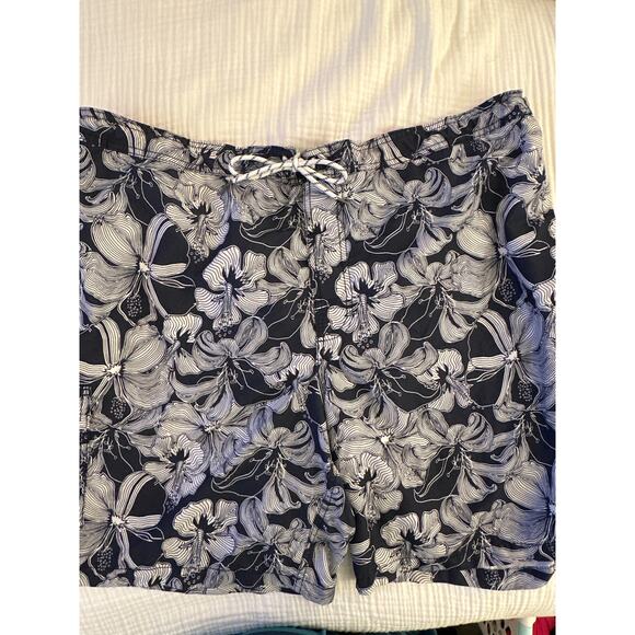 Goodfellows Size 2X Navy and White Hawaiian Floral Swim trunks EUC - Picture 1 of 1